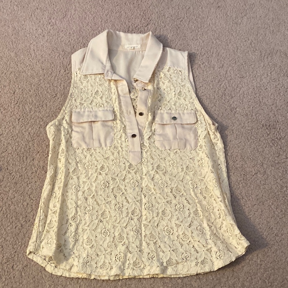 Small Under Skies lace tank. Cream color.
